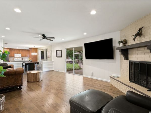 3881 MENGER DR, San Antonio, TX 78259