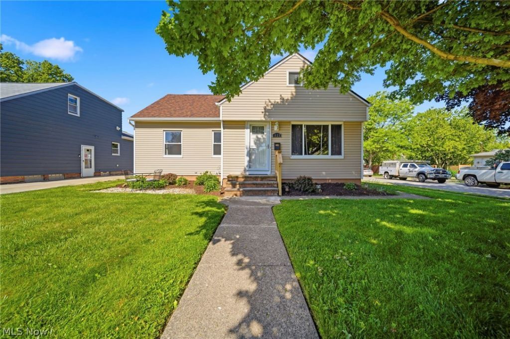1628 Longwood Drive, Mayfield Heights, OH 44124 Main Photo