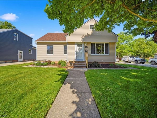 1628 Longwood Drive, Mayfield Heights, OH 44124