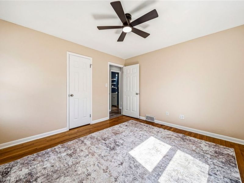 1628 Longwood Drive, Mayfield Heights, OH 44124 Photo 11