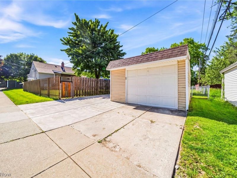 1628 Longwood Drive, Mayfield Heights, OH 44124 Photo 27