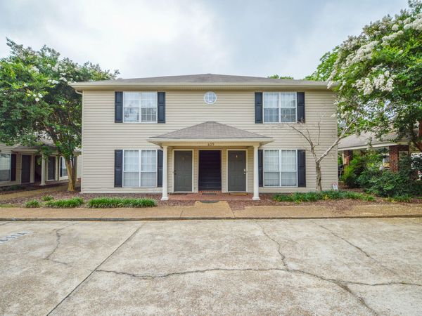 409 Santa Anita, Starkville, MS 39759