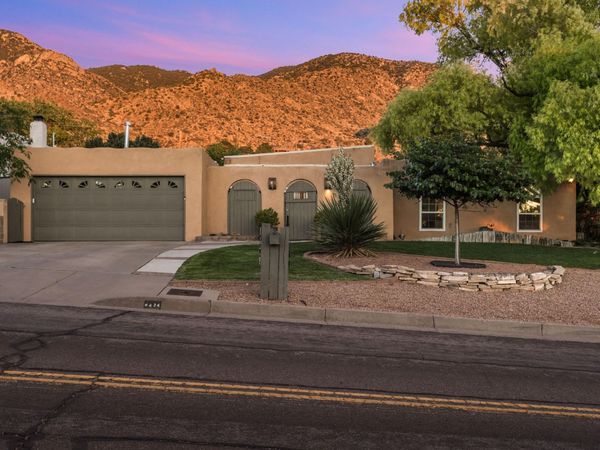 4424 Glenwood Hills Drive NE, Albuquerque, NM 87111