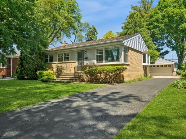 160 Wisconsin Drive , Des Plaines, IL 60016