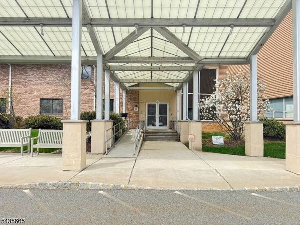 217 S Hillside Ave, Roxbury, NJ 07876
