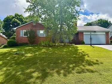 3304 Bellefonte Drive, Lexington, KY 40502