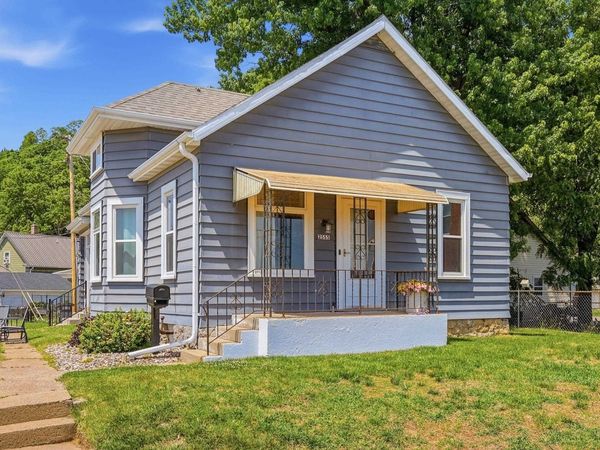 2555 Rhomberg Avenue, Dubuque, IA 52001