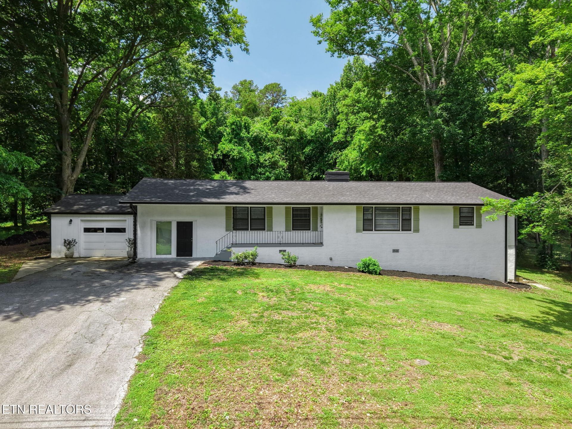 5821 Briercliff Rd , Knoxville, TN 37918 Main Photo