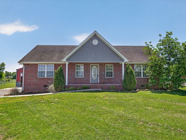 1014 Spire Way Dr , Castalian Springs, TN 37031