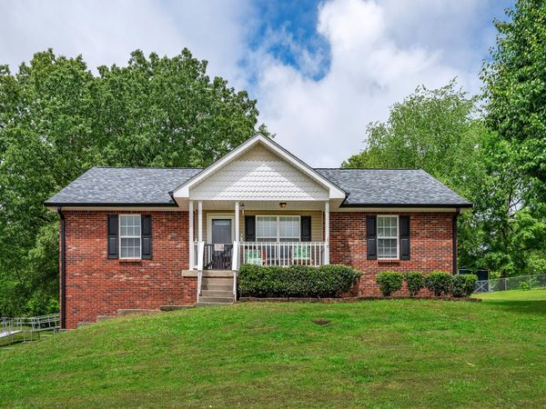 1934 Roscoe Dr , Clarksville, TN 37042