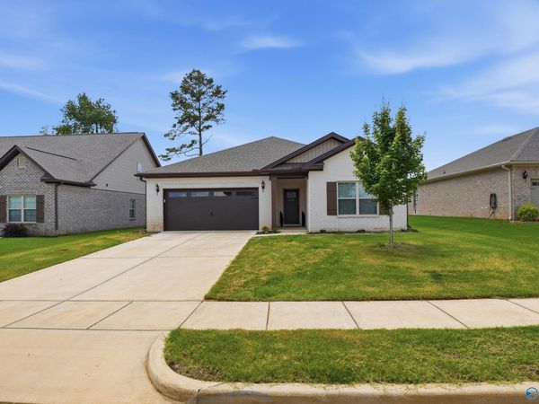 220 Pennington Avenue, Huntsville, AL 35811