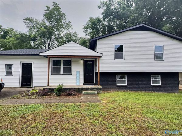 517 Lisa Lane NW, Huntsville, AL 35811