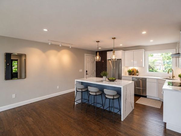 82 Webb St, Unit 2L, Salem, MA 01970