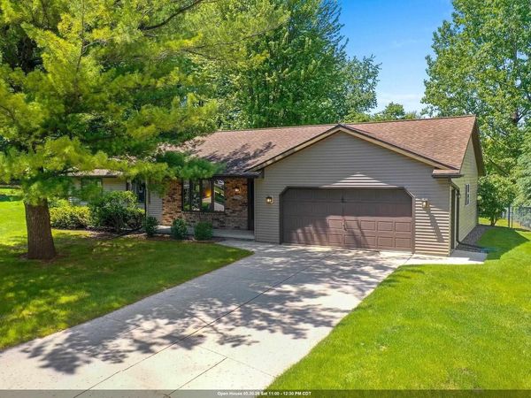 2254 LEDVINA CIRCLE, Green Bay, WI 54313