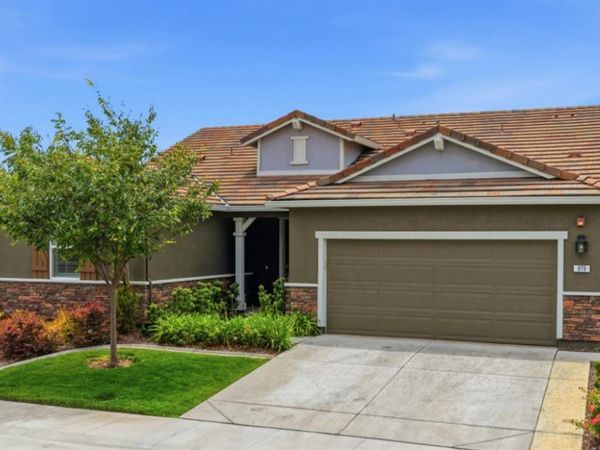 979 Carson River Dr, Lincoln, CA 95648