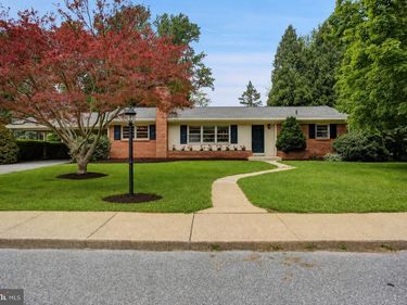 621 CHARLES STREET, SHIPPENSBURG, PA 17257