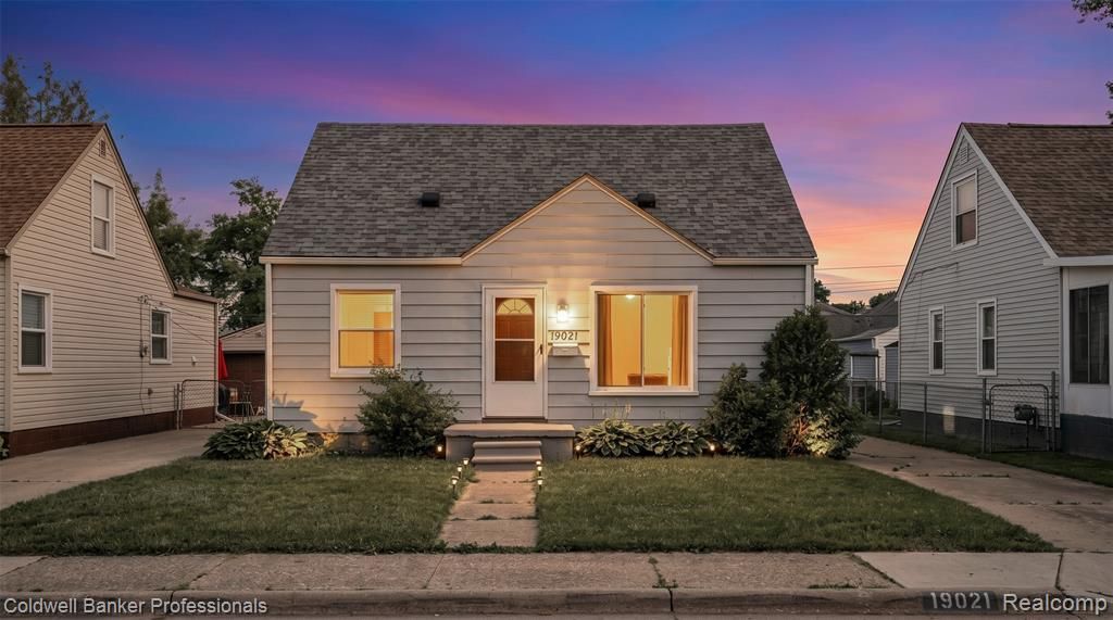 19021 Hazelwood Street, Roseville, MI 48066 Main Photo