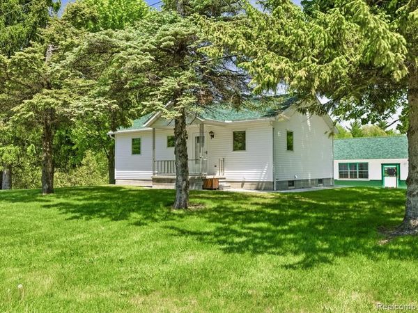 2482 Range Road, Port Huron Twp, MI 48060