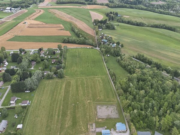 2412 Old Route 422 East E, Fenelton, PA 16034
