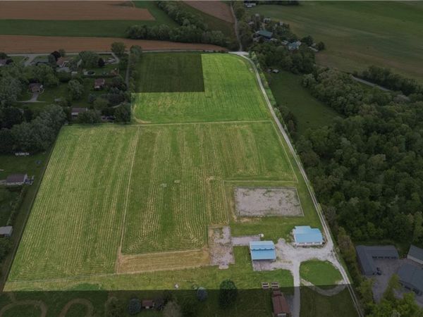 2412 Old Route 422 East E, Fenelton, PA 16034