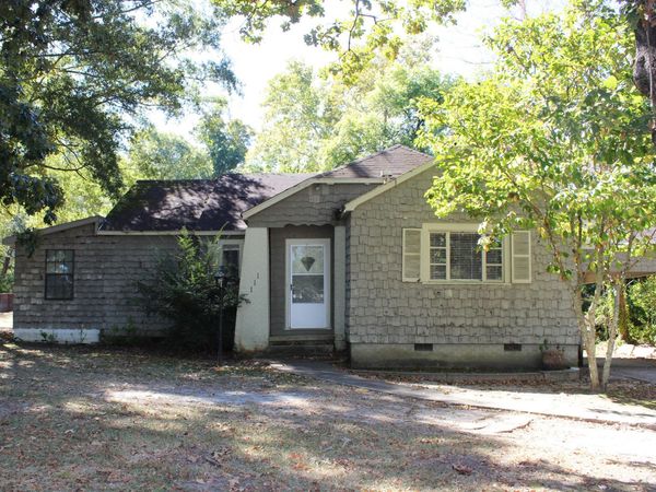 111 Ackerman, Louisville, MS 39339