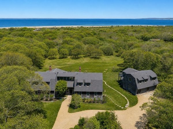 19 Locust Ln, Aquinnah, MA 02535