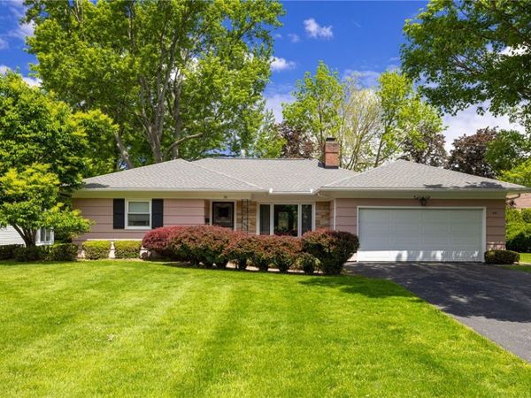 30 Danbury Circle N, Rochester, NY 14618