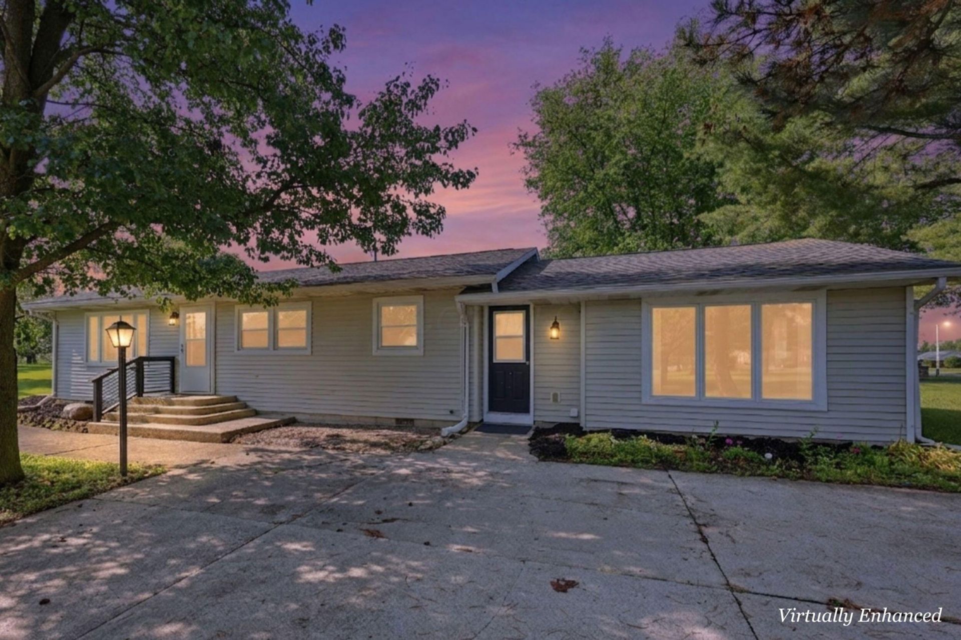 1155 W Choctaw Drive, London, OH 43140 Main Photo
