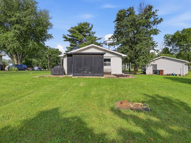 1155 W Choctaw Drive, London, OH 43140 Photo 8