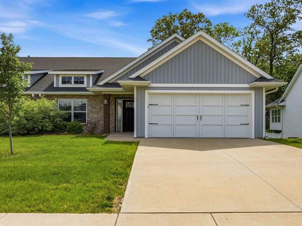 1041 Dubs Dr, Iowa City, IA 52246