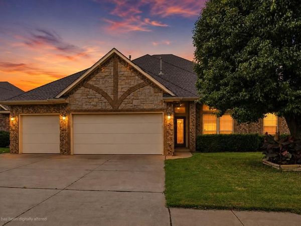9036 NW 79th Terrace, Yukon, OK 73099