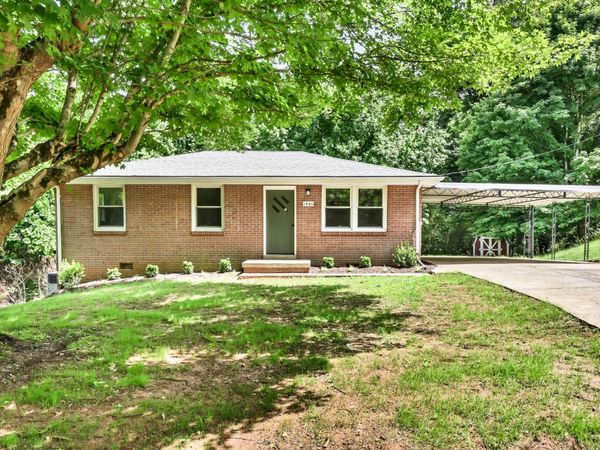 1446 Elm Hill Dr , Clarksville, TN 37040