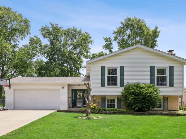 7329 Richmond Avenue , Darien, IL 60561