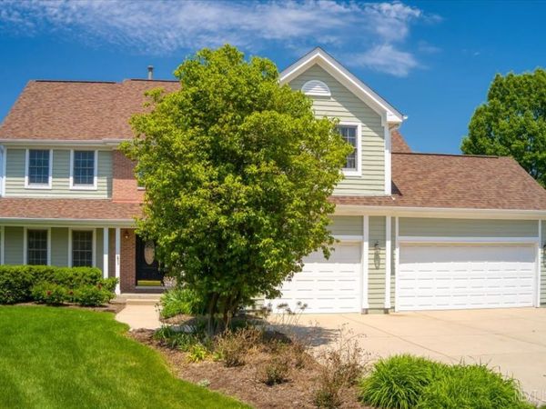 39W842 Louisa May Alcott Lane , St. Charles, IL 60175