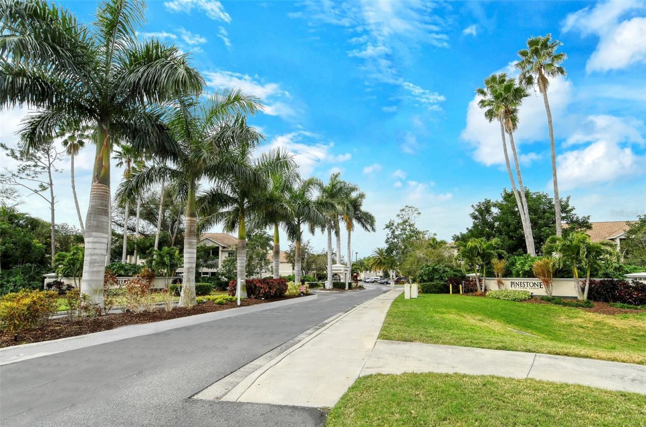 8370 Wingate Drive, Unit 726, Sarasota, FL 34238 Photo