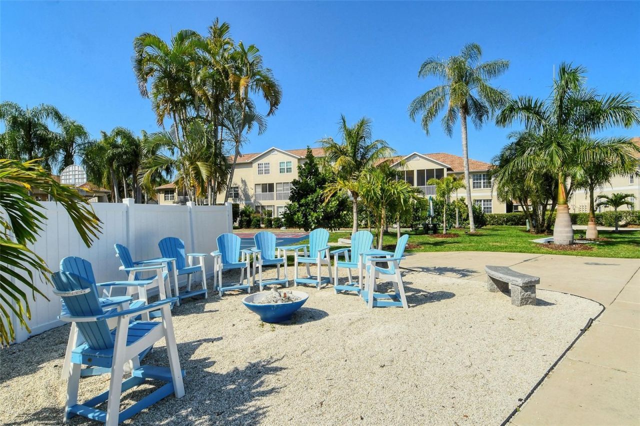 8370 Wingate Drive, Unit 726, Sarasota, FL 34238 Photo
