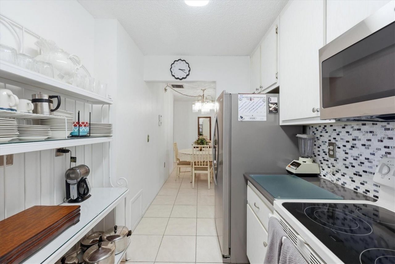 390 301 Boulevard W, Unit 27B, Bradenton, FL 34205 Photo