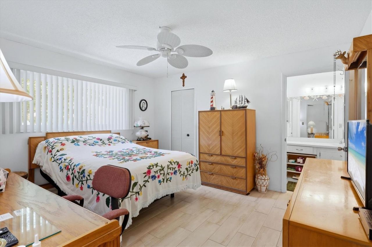 390 301 Boulevard W, Unit 27B, Bradenton, FL 34205 Photo