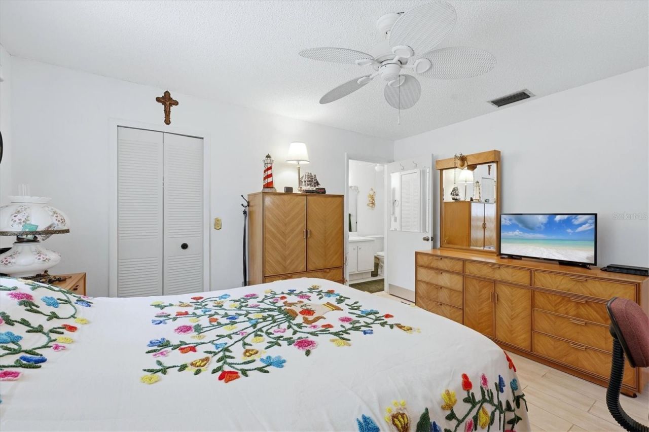 390 301 Boulevard W, Unit 27B, Bradenton, FL 34205 Photo