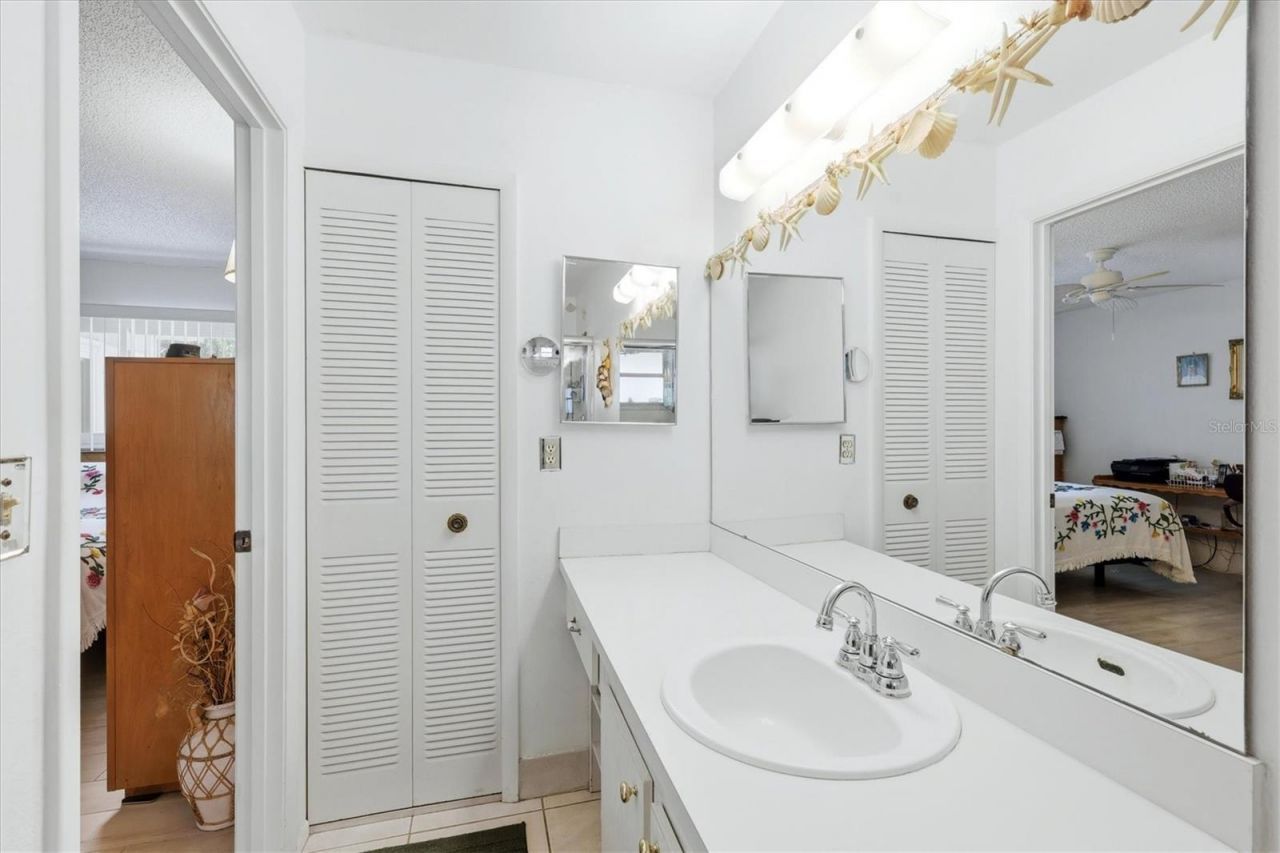 390 301 Boulevard W, Unit 27B, Bradenton, FL 34205 Photo