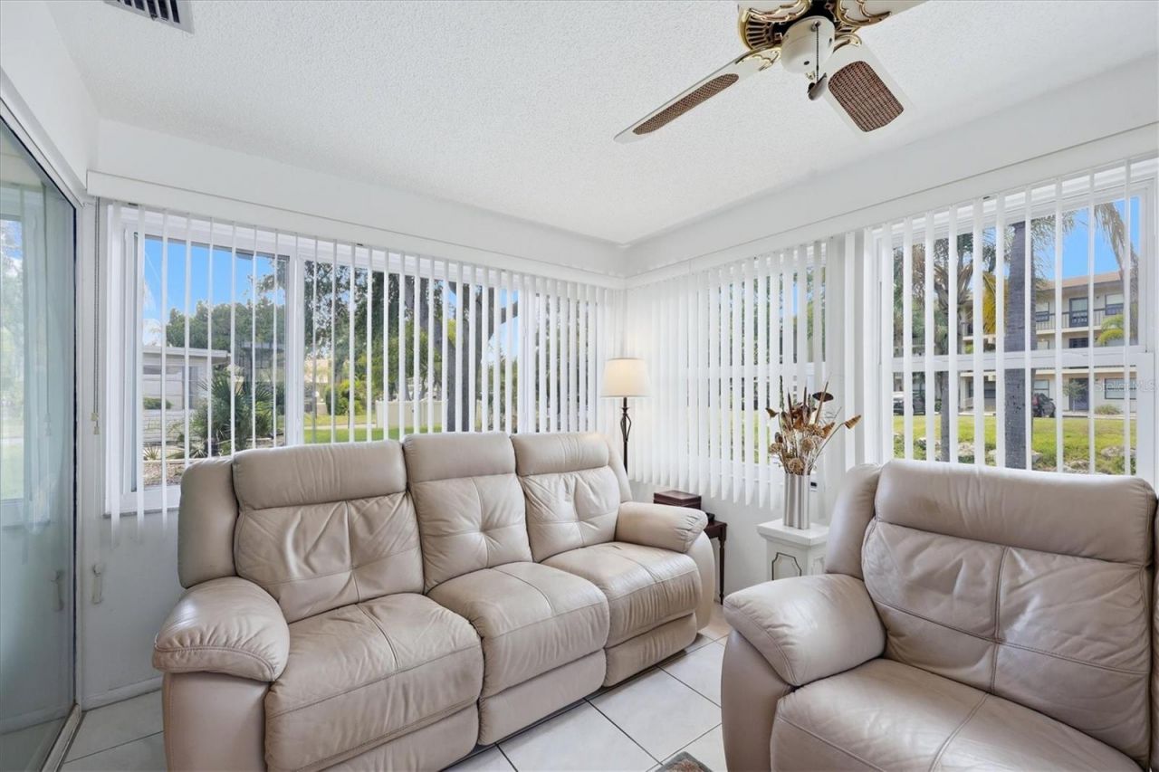 390 301 Boulevard W, Unit 27B, Bradenton, FL 34205 Photo