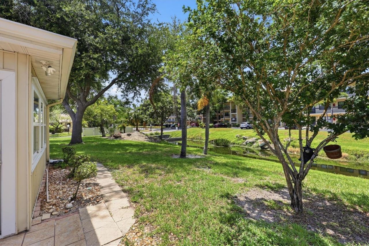 390 301 Boulevard W, Unit 27B, Bradenton, FL 34205 Photo