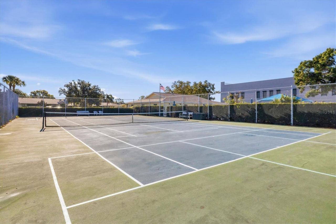 390 301 Boulevard W, Unit 27B, Bradenton, FL 34205 Photo