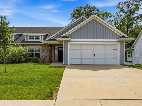 1041 Dubs Drive , Iowa City, IA 52246