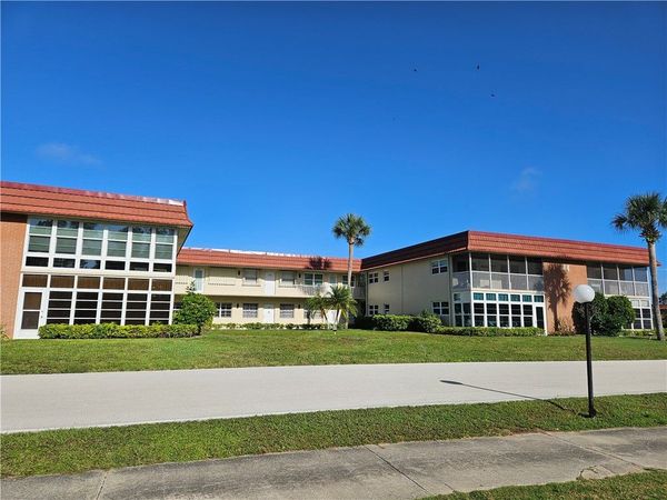 44 Woodland Drive, Unit 205, Vero Beach, FL 32962