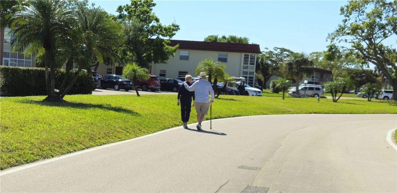44 Woodland Drive, Unit 205, Vero Beach, FL 32962 Photo