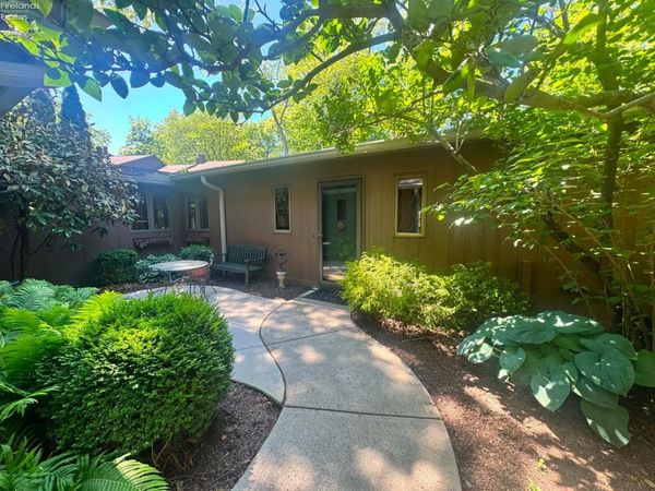 3917 Hilltop Drive, Unit 11, Huron, OH 44839