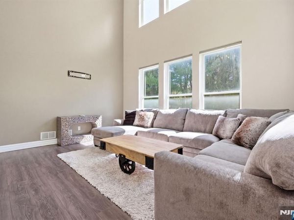 15 Aspen Court, HARDYSTON, NJ 07419