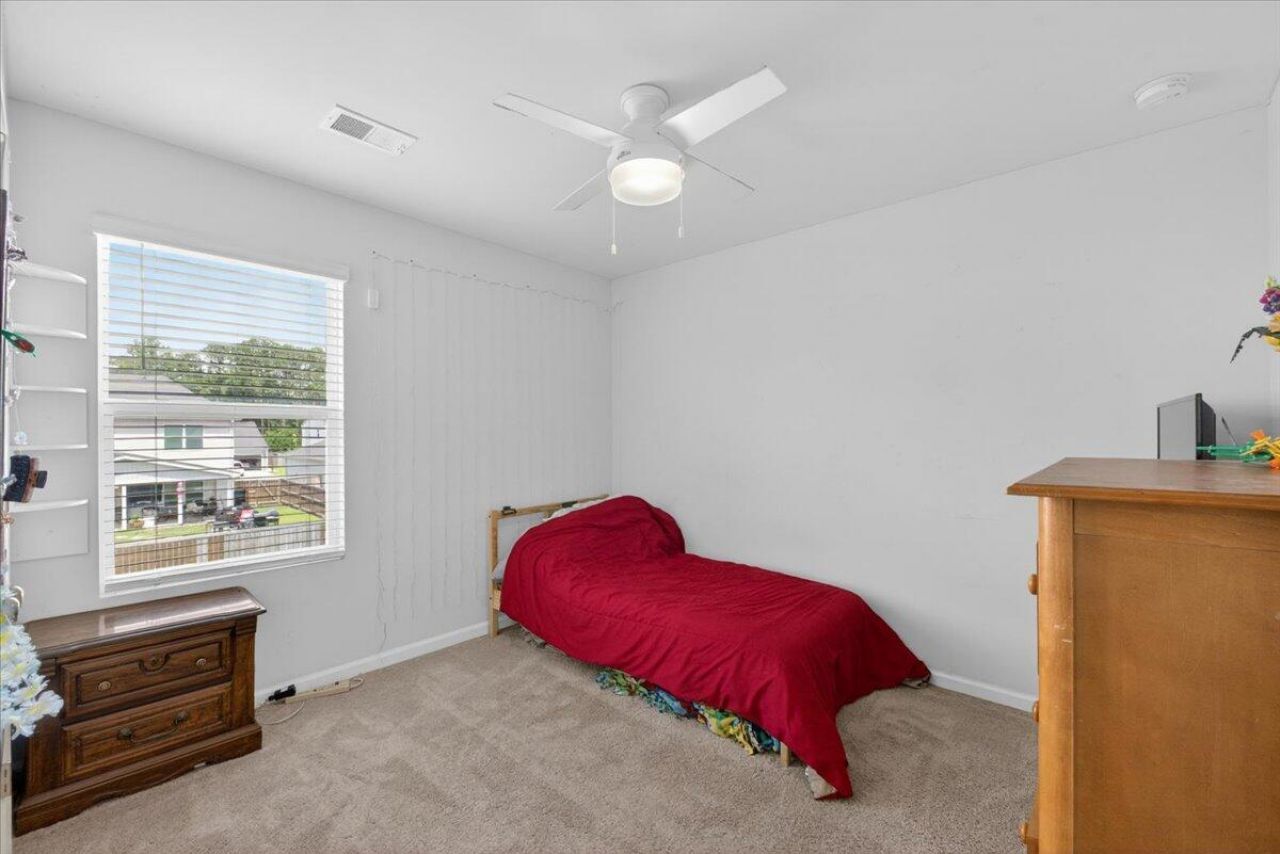 107 Oldenburg Drive Photo 15