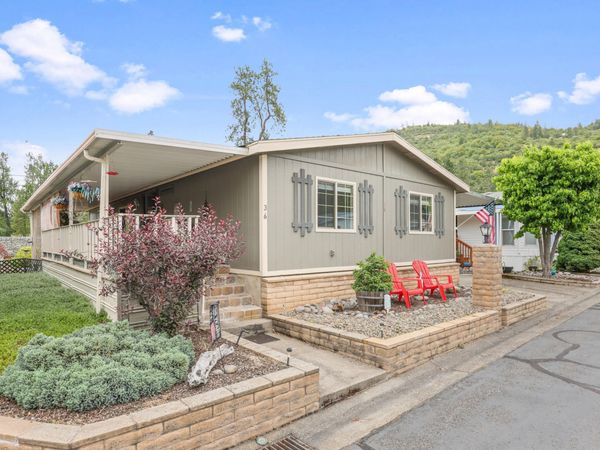 20055 Hwy 62, Unit 36, Shady Cove, OR 97539